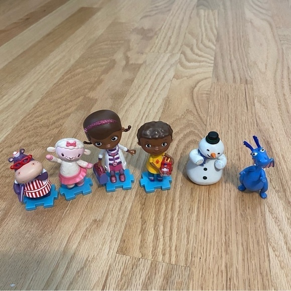 Disney Doc Mcstuffins Action Figure Toy Set Hallie Stuffy Donny Lambie Chilly - Picture 2 of 5